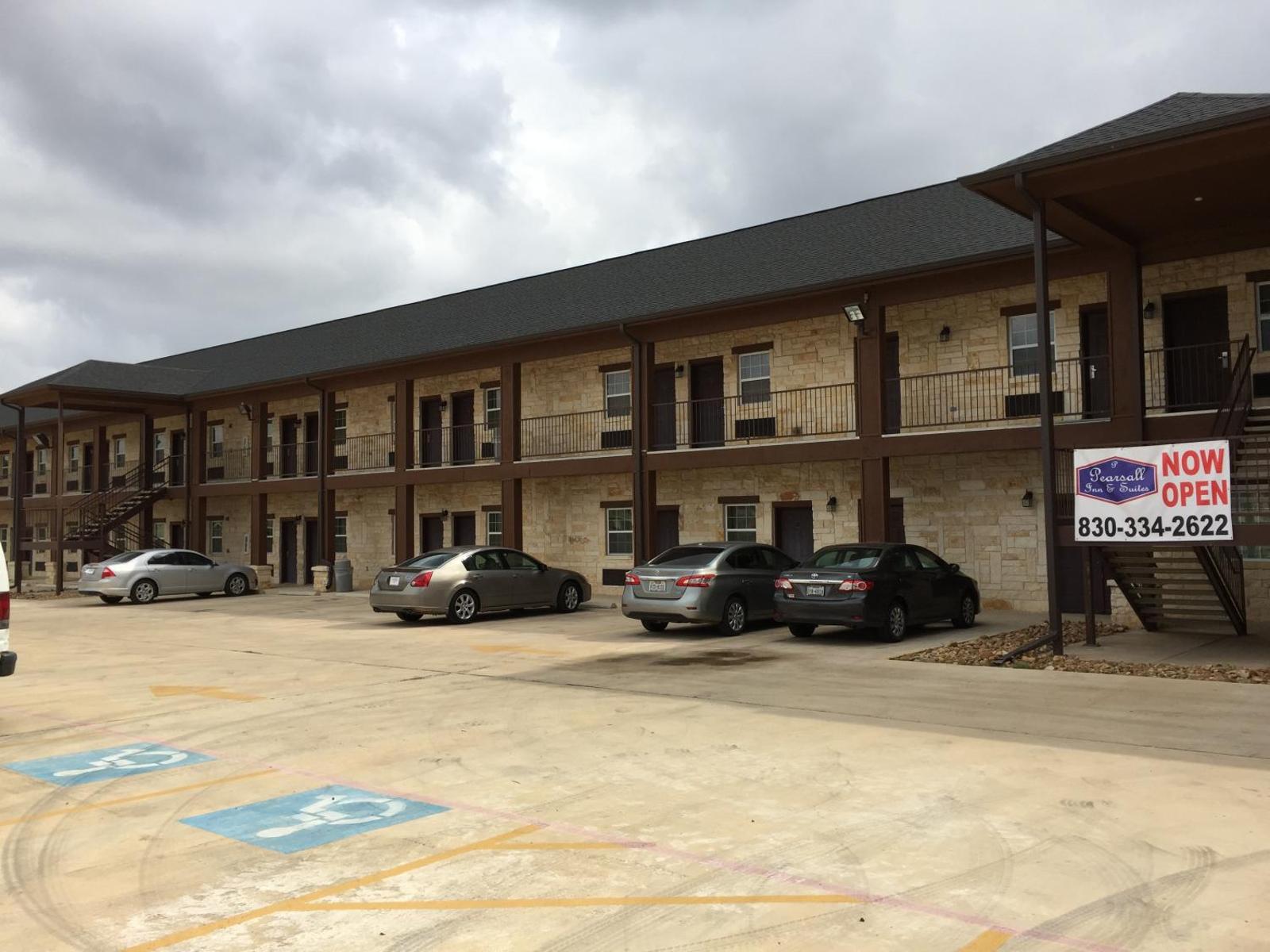 Pearsall Inn and Suites image 20