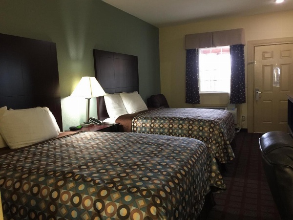 Pearsall Inn and Suites image 28