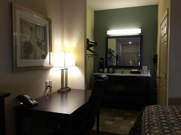 Pearsall Inn and Suites image 30