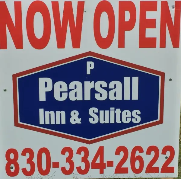Pearsall Inn and Suites 4